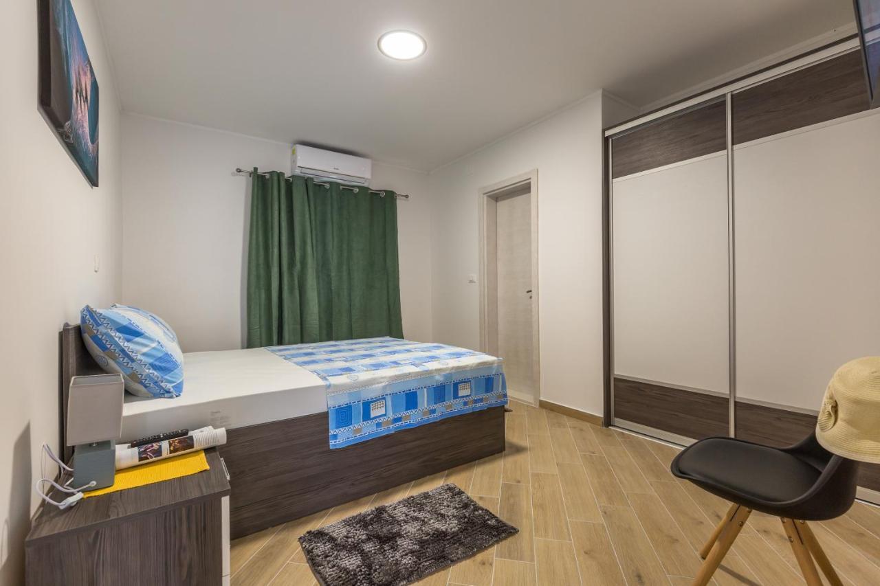 Apartment Acoustic *